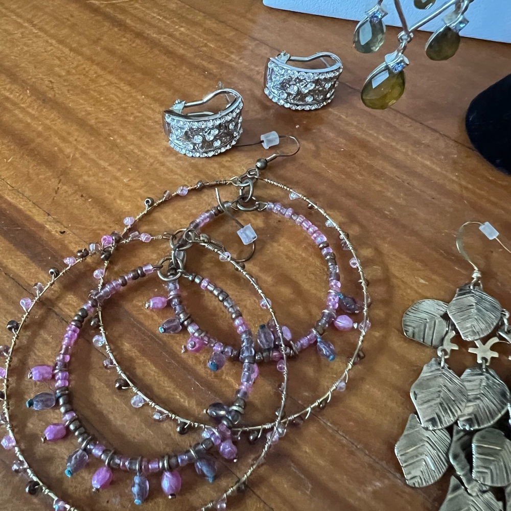 Lot Of Costume Jewelry- Earrings And Necklaces- 15 Pieces, Premier Designs Incl. - Picture 4 of 9